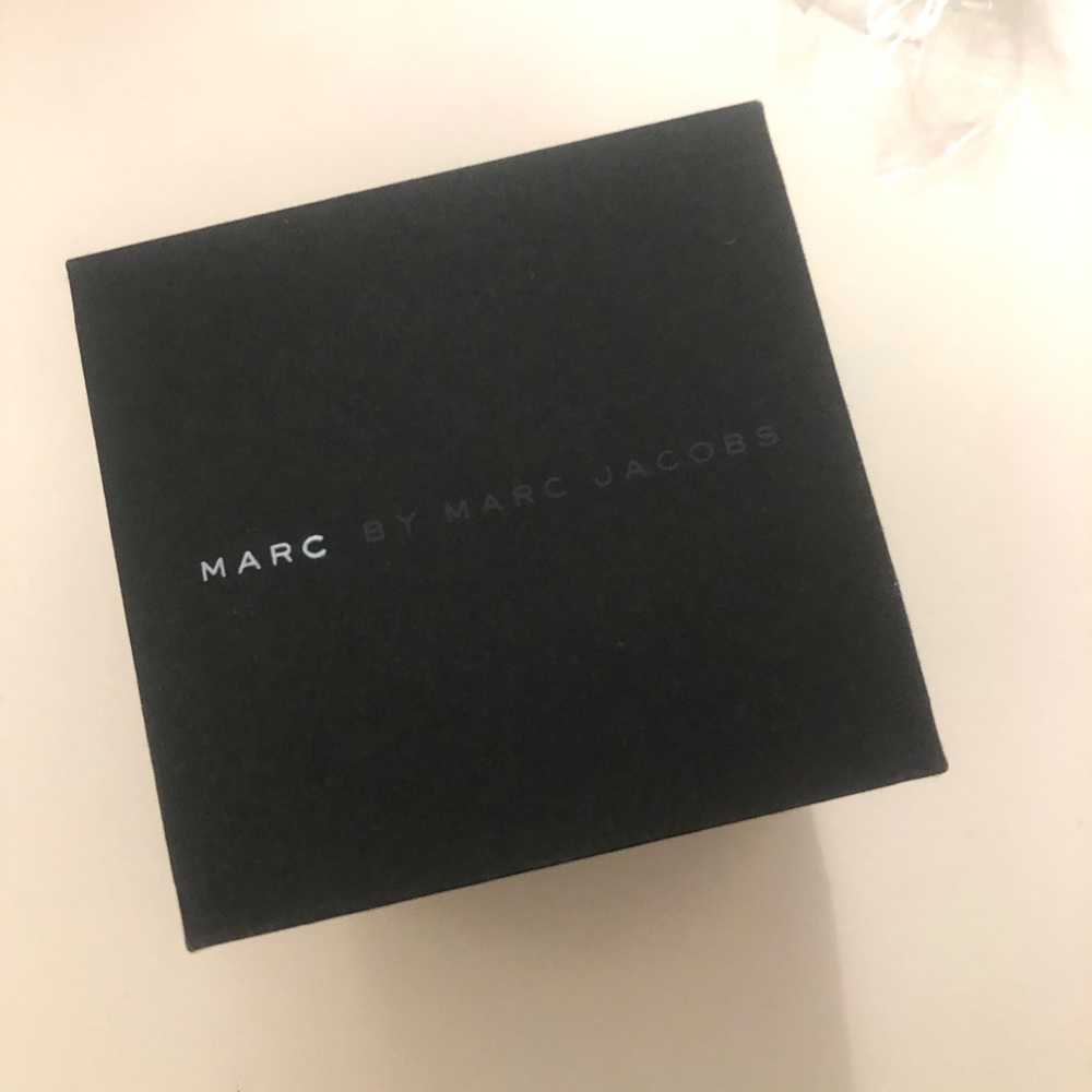 Marc Jacobs Watch - Picture 2 of 6